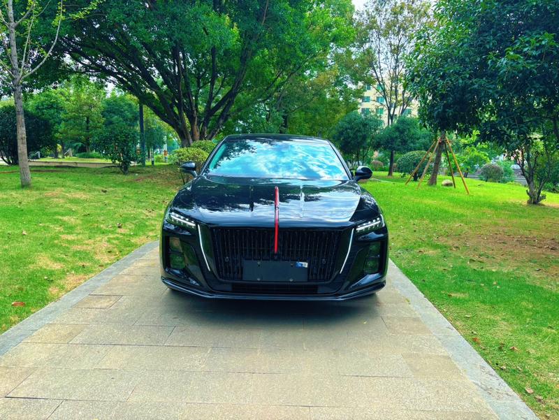 Hongqi H5 - фото 1
