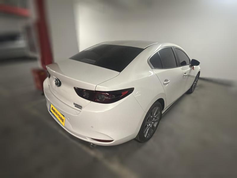 Mazda 3 - фото 1