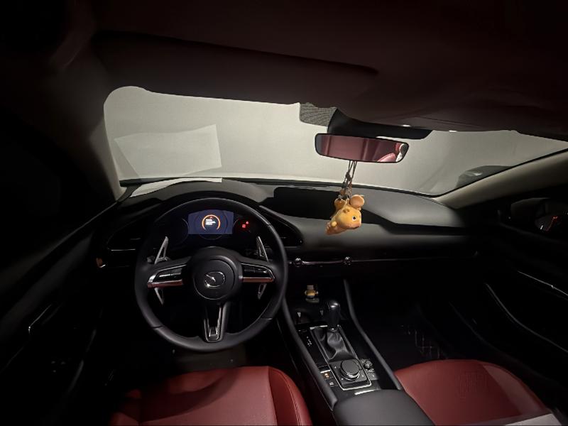 Mazda 3 - фото 4