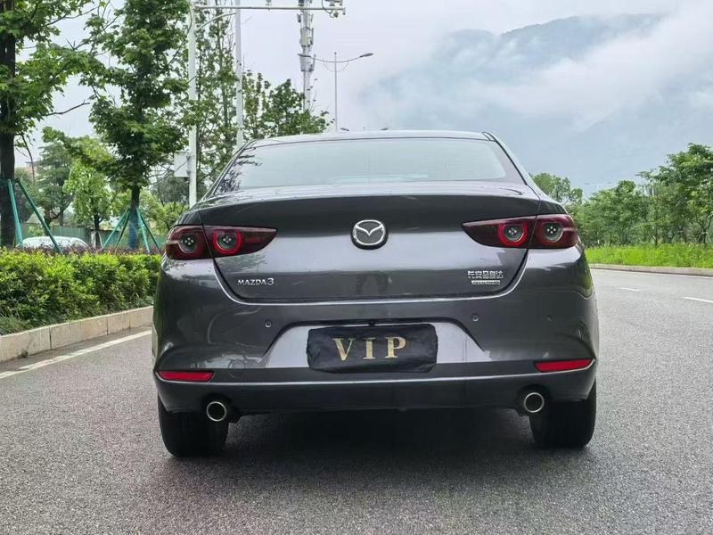Mazda 3 - фото 4