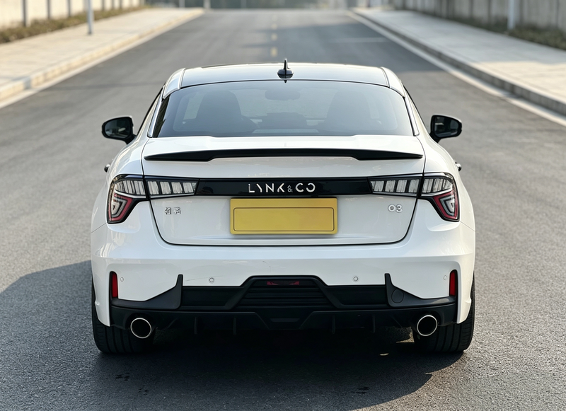 Lynk & Co 03 - фото 4