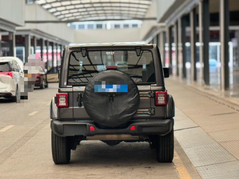 Jeep Wrangler - фото 4
