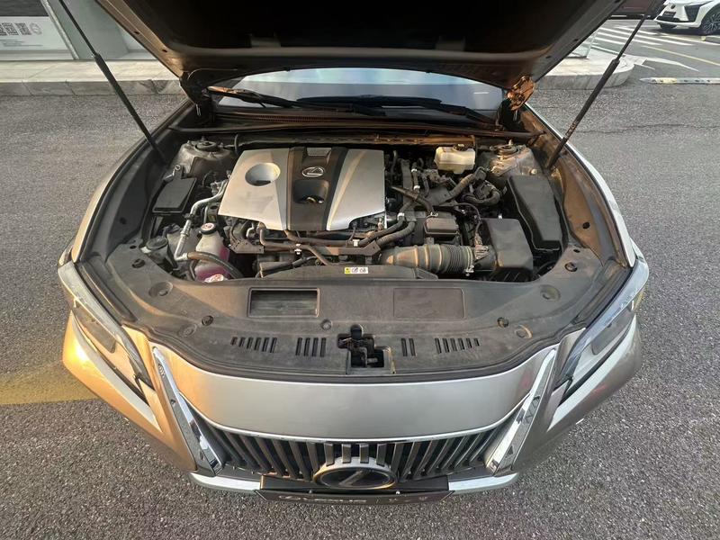 Lexus ES - фото 3