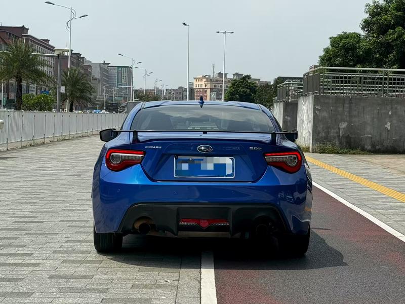 Subaru BRZ - фото 4