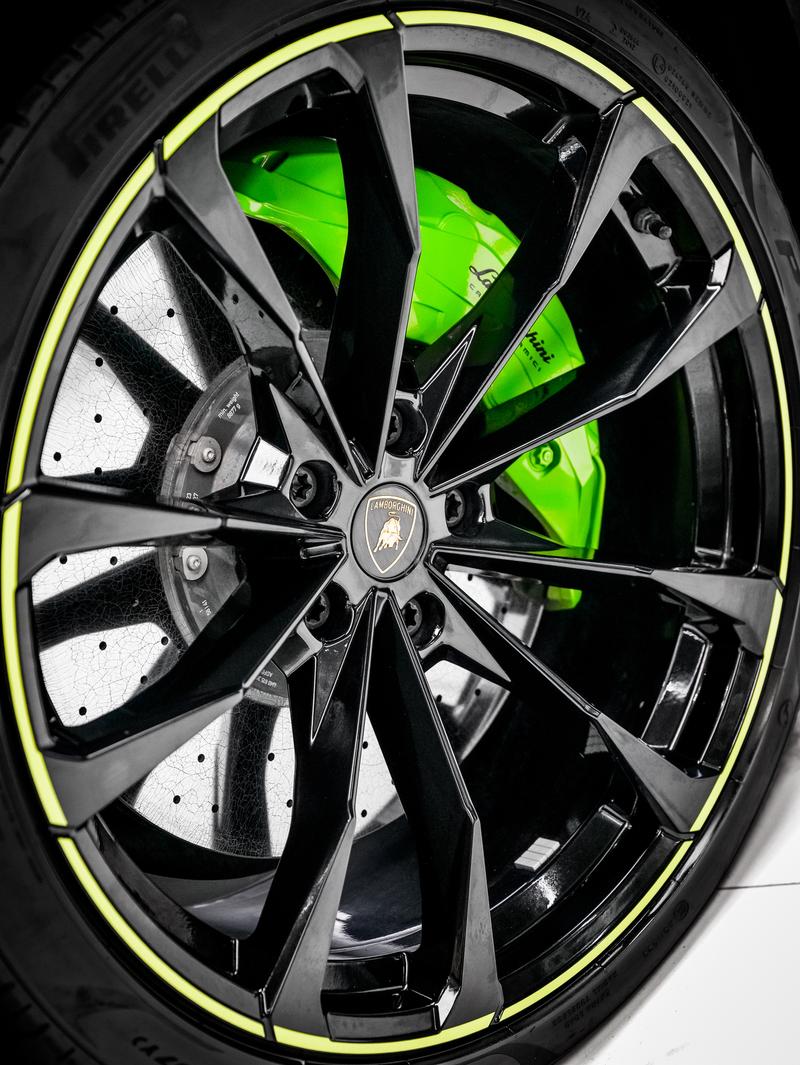 Lamborghini Urus - фото 2