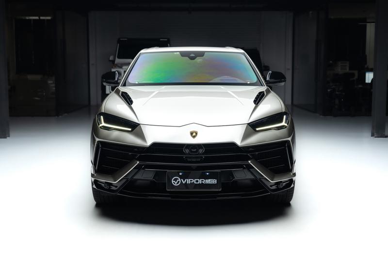 Lamborghini Urus - фото 1