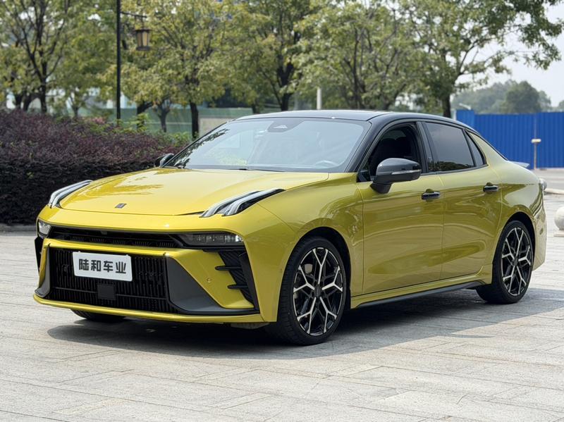 Lynk & Co 03 - фото 0
