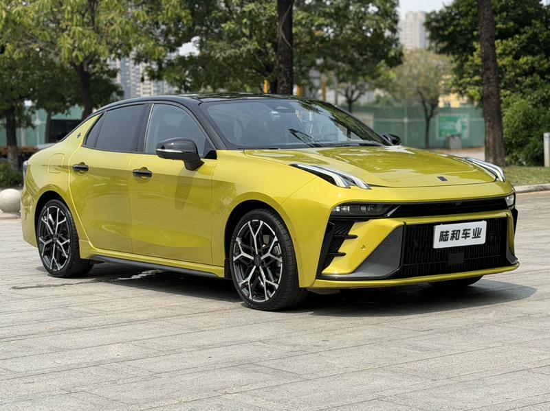 Lynk & Co 03 - фото 2