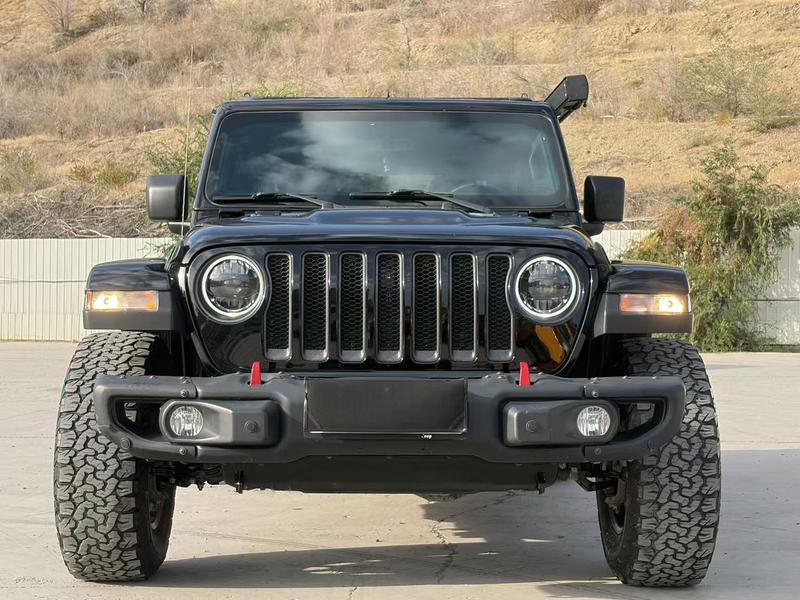 Jeep Wrangler - фото 1