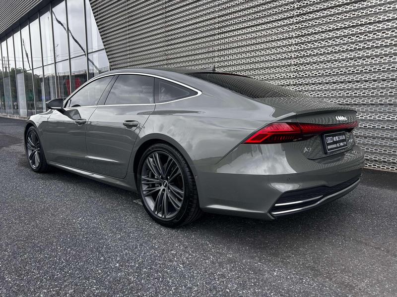 Audi A7 - фото 3