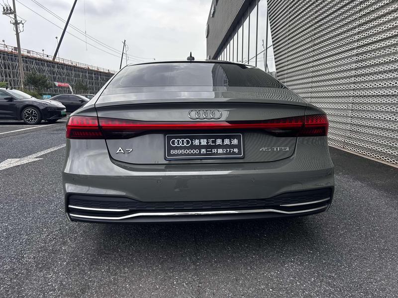 Audi A7 - фото 4
