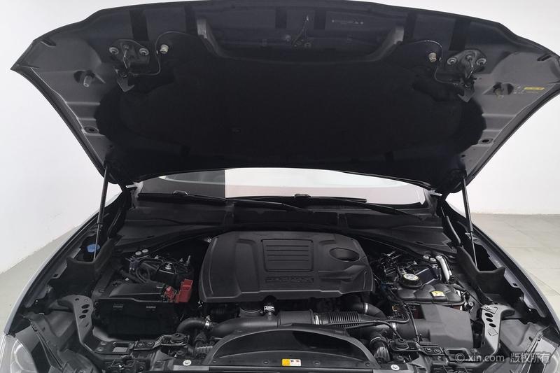 Jaguar F-PACE - фото 4