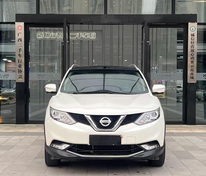 Nissan Qashqai - фото 1