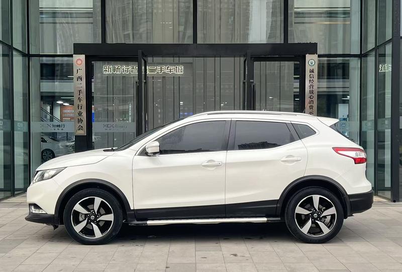 Nissan Qashqai - фото 2