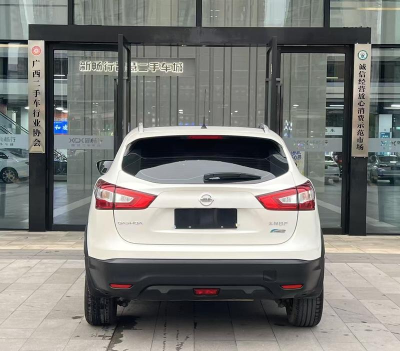 Nissan Qashqai - фото 4