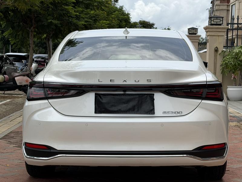 Lexus ES - фото 4