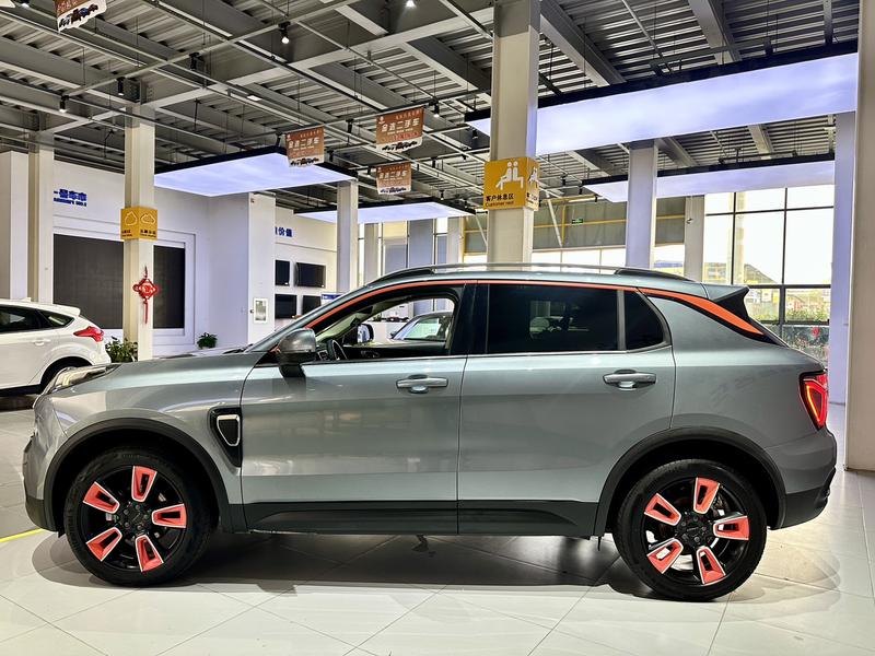 Lynk & Co 01 - фото 3