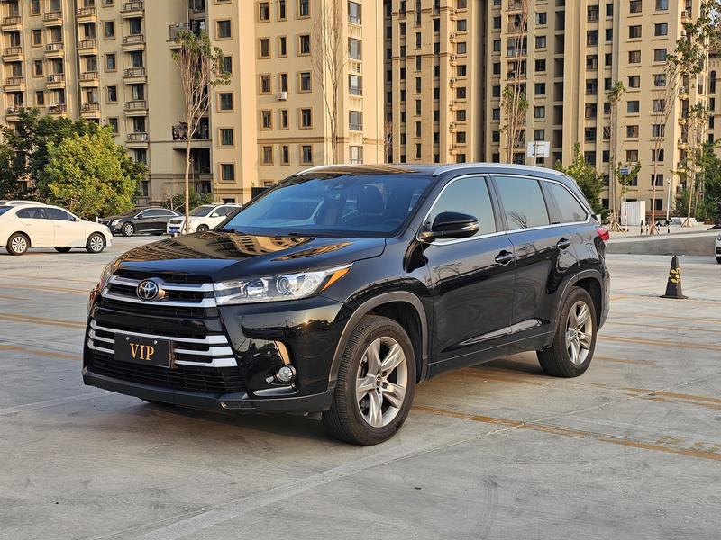 Toyota Highlander - фото 0