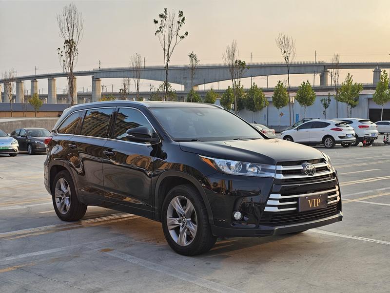 Toyota Highlander - фото 2