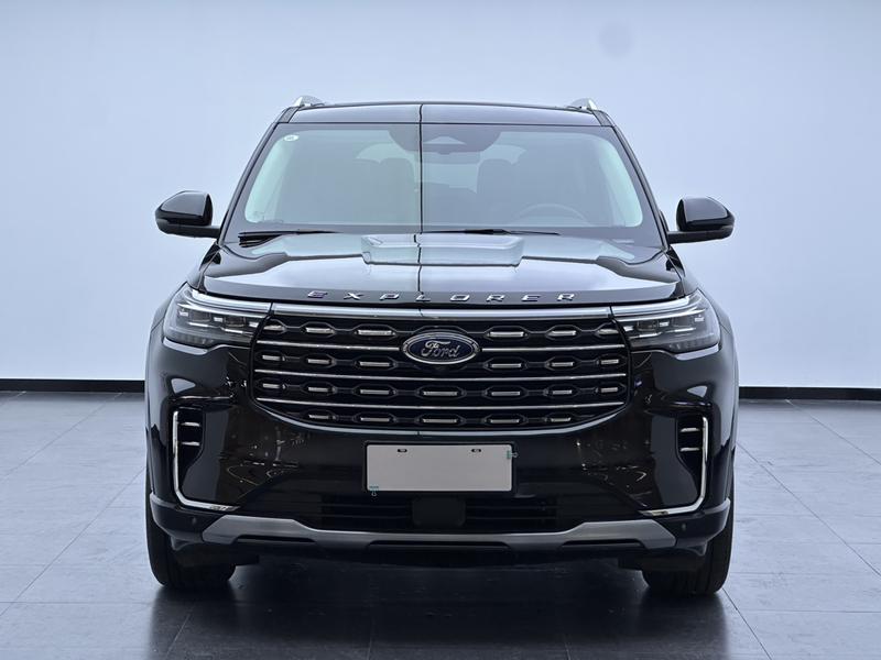 Ford Explorer - фото 1