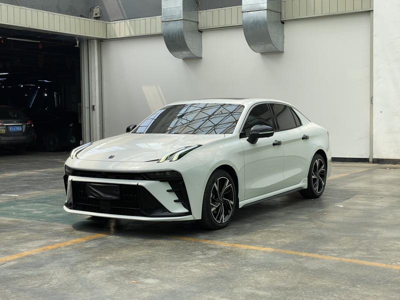 Lynk & Co 03 - фото 0