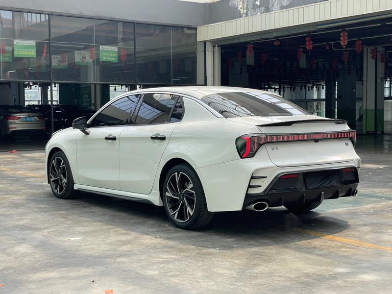 Lynk & Co 03 - фото 3