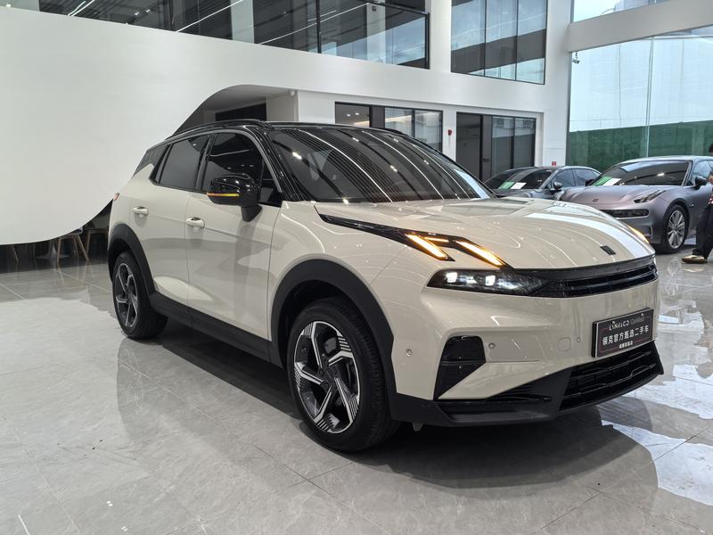 Lynk & Co 06 - фото 2