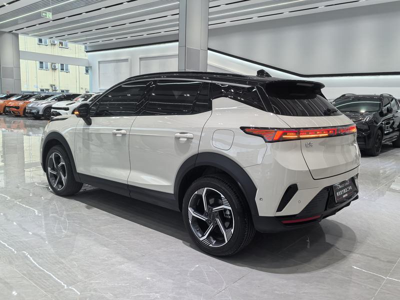 Lynk & Co 06 - фото 4