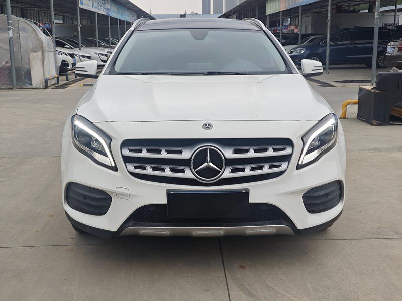 Mercedes-Benz GLA - фото 1