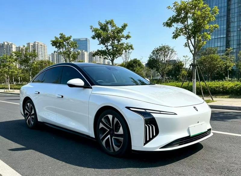 Dongfeng Forthing S7 - фото 2