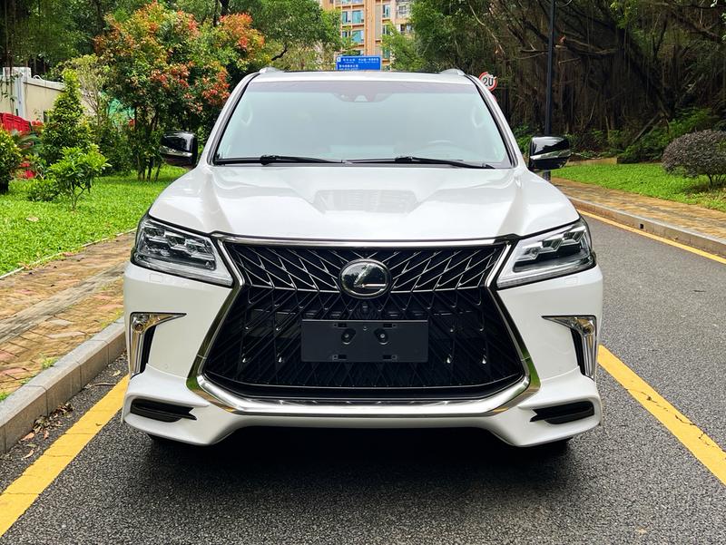Lexus LX - фото 1