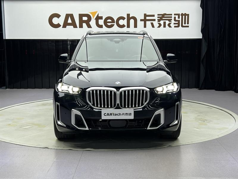 BMW X5 - фото 1
