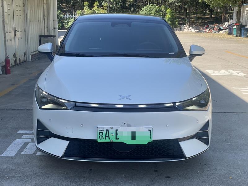 XPeng P5 - фото 1