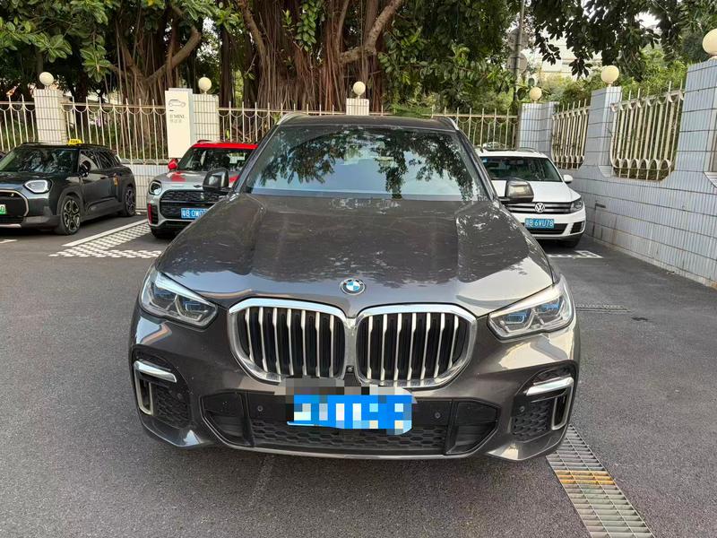 BMW X5 - фото 1