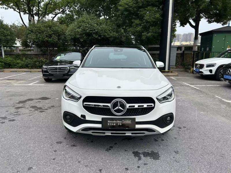 Mercedes-Benz GLA - фото 1