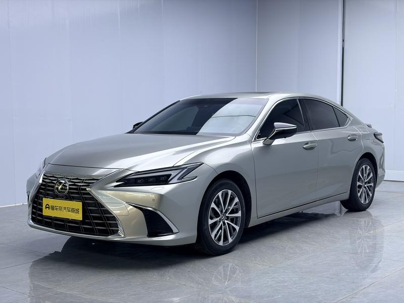 Lexus ES - фото 0