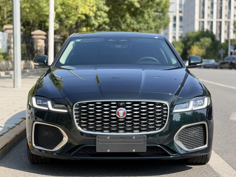 Jaguar XFL - фото 1