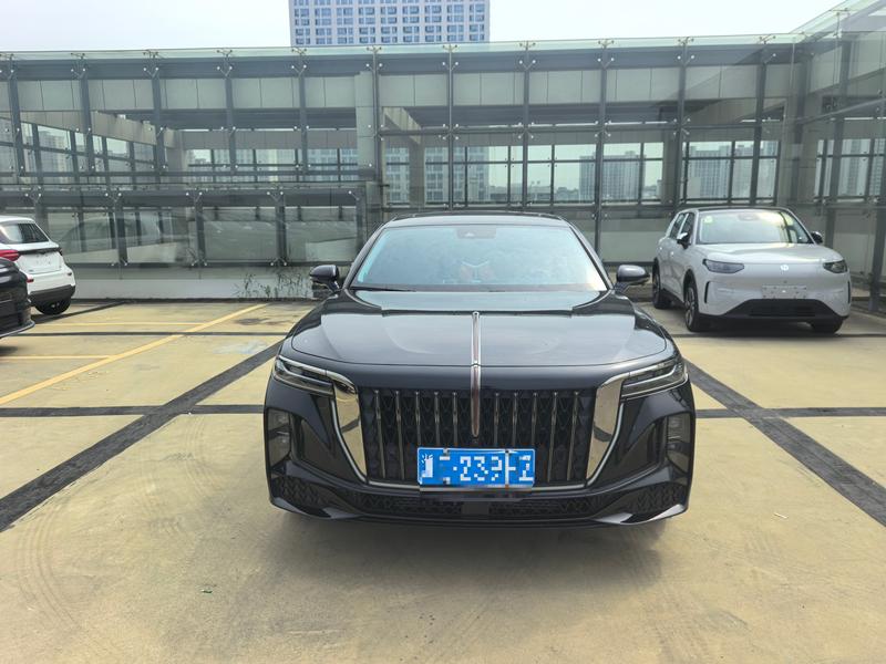 Hongqi H9 - фото 1