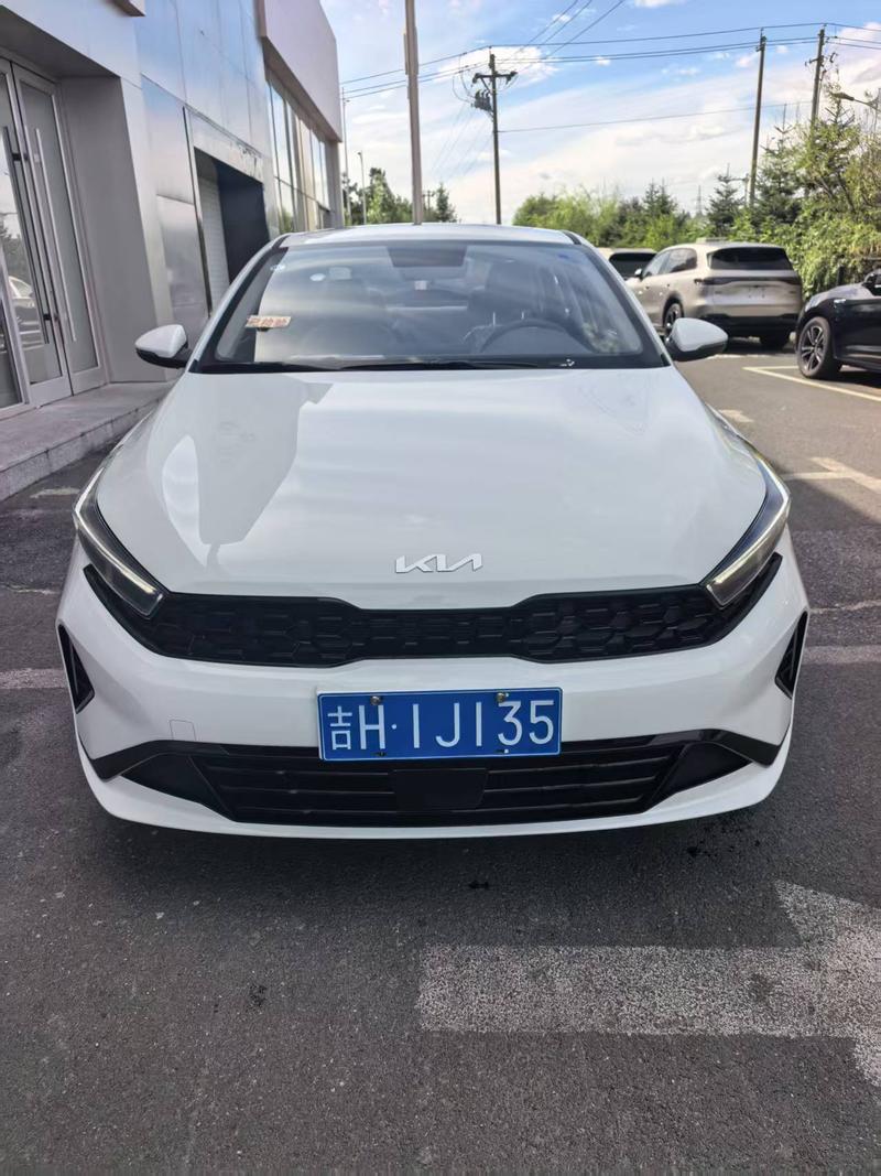 Kia K3 - фото 1