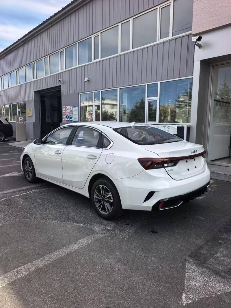 Kia K3 - фото 3