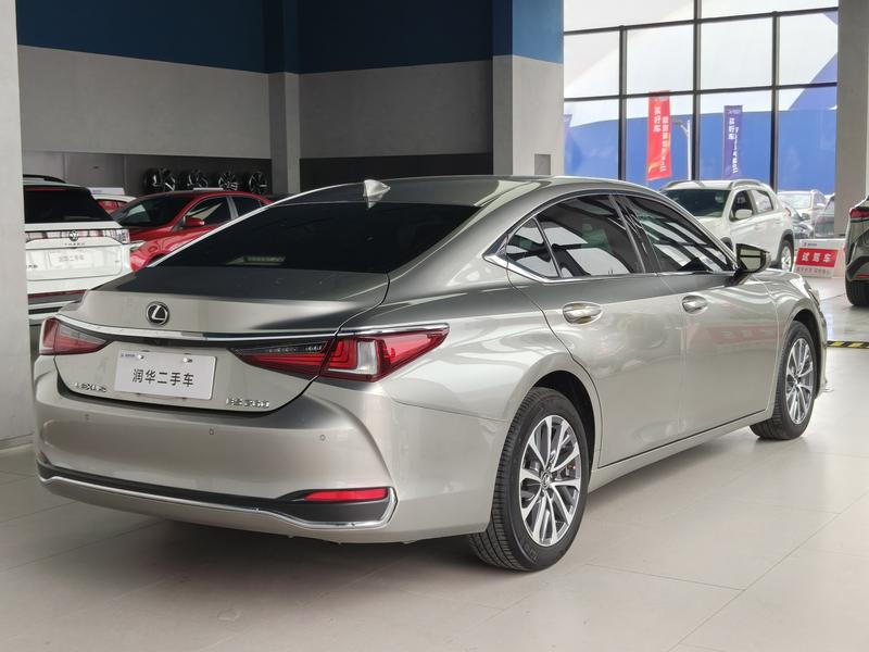 Lexus ES - фото 3
