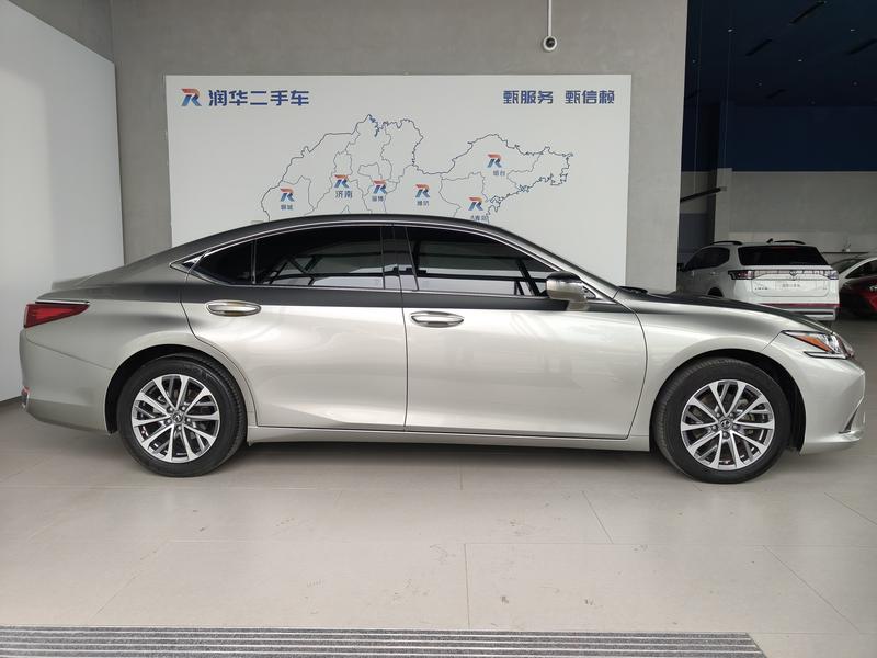 Lexus ES - фото 4
