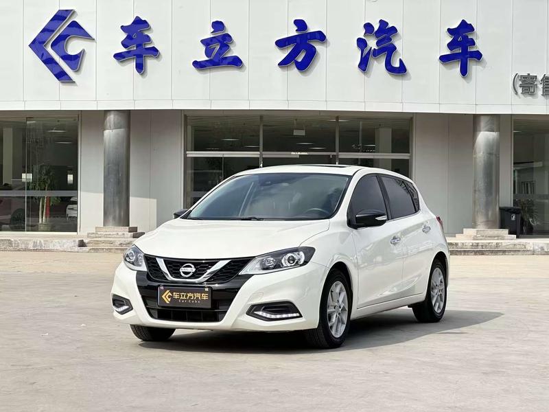Nissan Tiida - фото 0