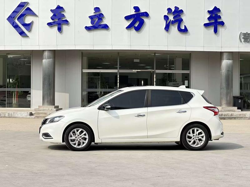Nissan Tiida - фото 3
