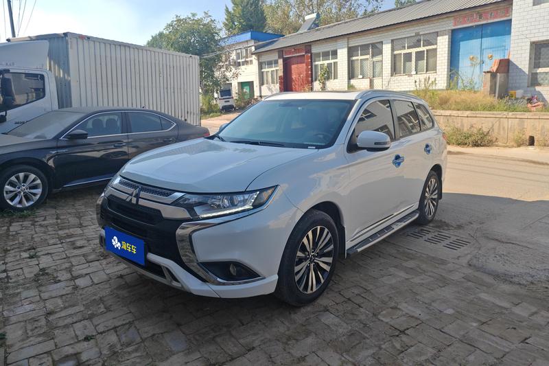 Mitsubishi Outlander - фото 0