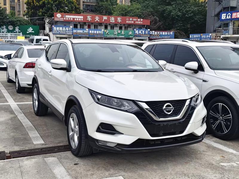 Nissan Qashqai - фото 2