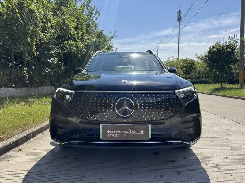 Mercedes-Benz EQB - фото 1