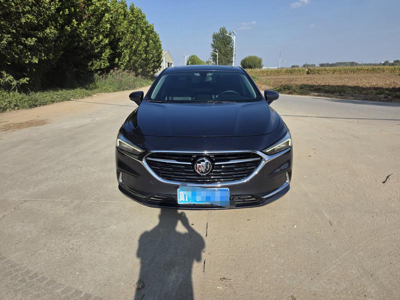 Buick LaCrosse - фото 1