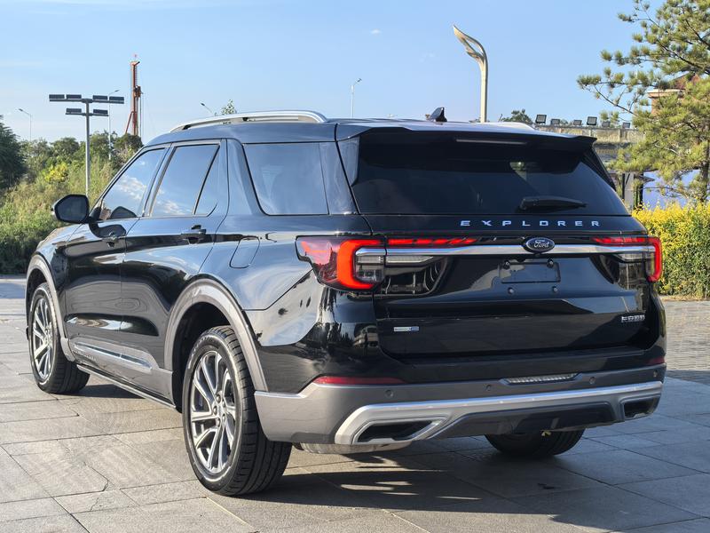Ford Explorer - фото 3