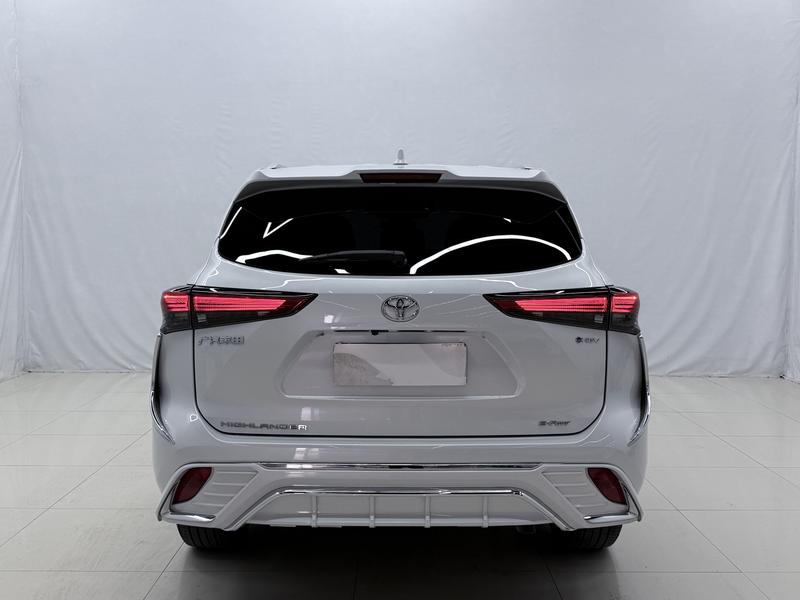 Toyota Highlander - фото 4